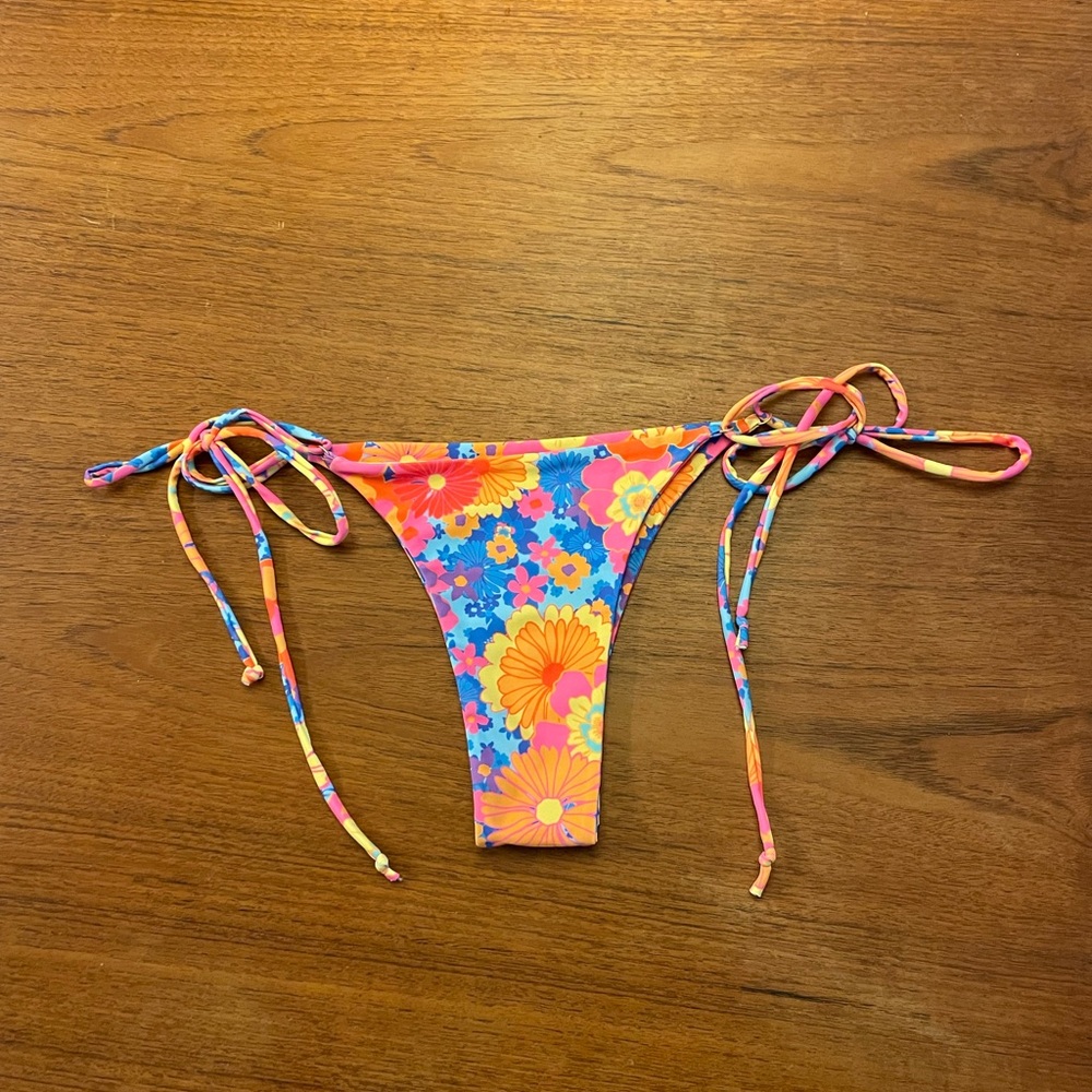 Kulani Kinis Sapphire Sun Floral Tie Side Bikini Bottom 🌺